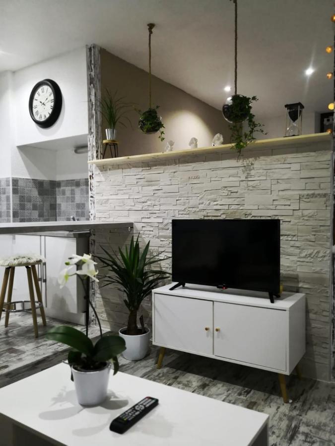 Studio zen et cosy, neuf en pleine ville Saint-Claude Exterior foto